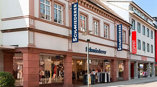 Haupteingang Gebäude Modehaus Schmiederer Achern Hauptstraße